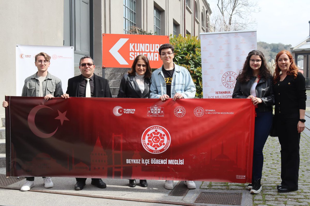Beykoz İlçe Öğrenci Meclisimiz Türk Dünyası Film günü münasebetiyle Beykoz Kundura Kundura Sahne-Sinema salonunda  Milli Eğitim Müdürümüz Sevcenur ÖZCAN’ın katılımlarıyla Atatürk 2 filmini izlediler.
<a href="/gul_davut/">Davut GÜL</a> 
<a href="/MucahitYentur/">Murat Mücahit Yentür</a> 
<a href="/FaikSOZER/">Faik Oktay SÖZER</a> 
<a href="/SevcenurOzcan/">Sevcenur Özcan</a>