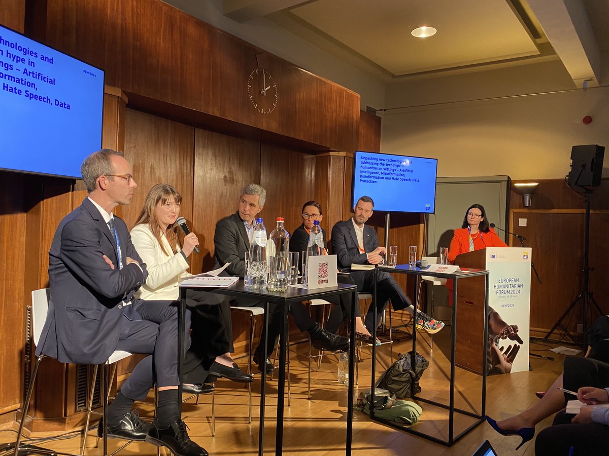 At the #EHF2024, our @GisellaLomax highlighted the urgent need to combat online harms affecting displaced people & humanitarian action. Thanks to an @eu_echo project, UNHCR is developing new research & tools. 🆕 Multi-stakeholder partnerships are key to protect communities.