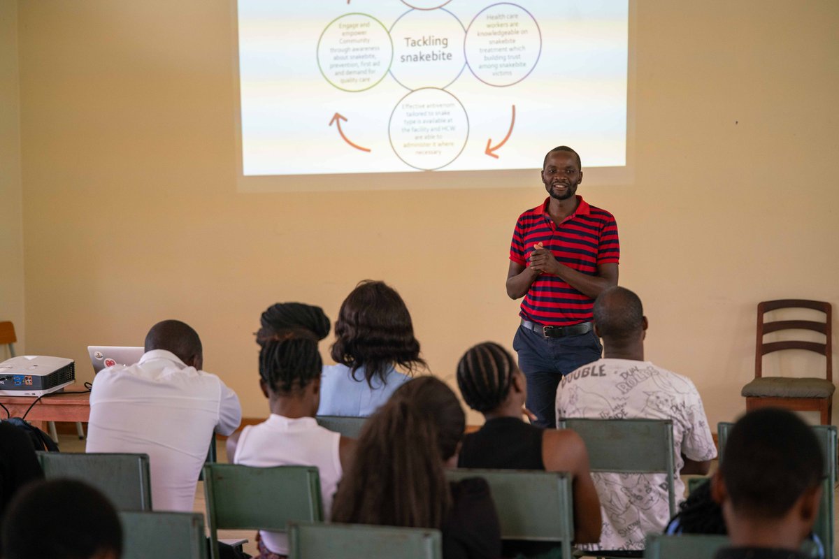 SBE_Research's tweet photo. In March we conducted first trainings on #snakebite envenoming jointly with @PIHMalawi_APZU, Reptile Education and Conservation Africa and the District Hospitals in Neno and Mwanza, Malawi. Read more about the mutual learning experience here 👉 https://t.co/UuuuiABd0p @giz_kp https://t.co/oyzWMf2OVT