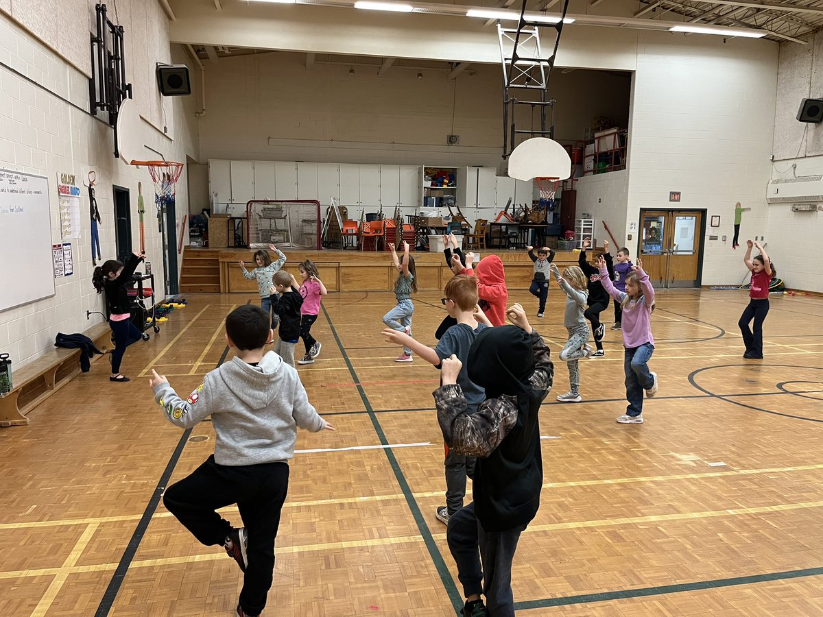Ms_Robertson_PE's tweet image. @AtlanticViewES are learning dances from around the world for the next two weeks. Today students are learning highland dance that is led by one of their peers. #highlanddance #dance #seewhatiamlearning