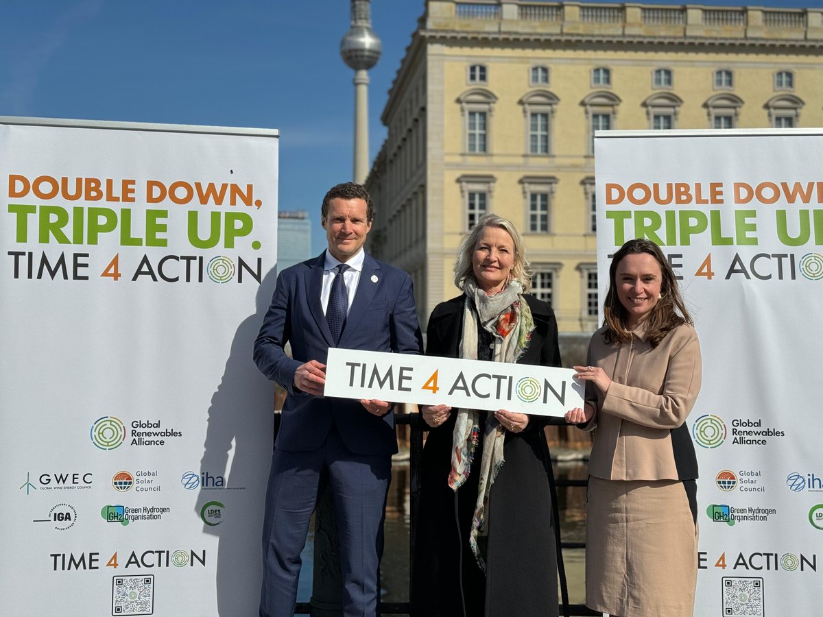 Energy4Europe's tweet photo. D-G @JorgensenJuul is at #BEFD in Berlin today to discuss delivery on #COP28 targets for #RenewableEnergy and #EnergyEfficiency.

It is #Time4Action with focus on finance. Thanks to @GRA_Renewables for your commitment and support. https://t.co/vWJ4sKQpQR