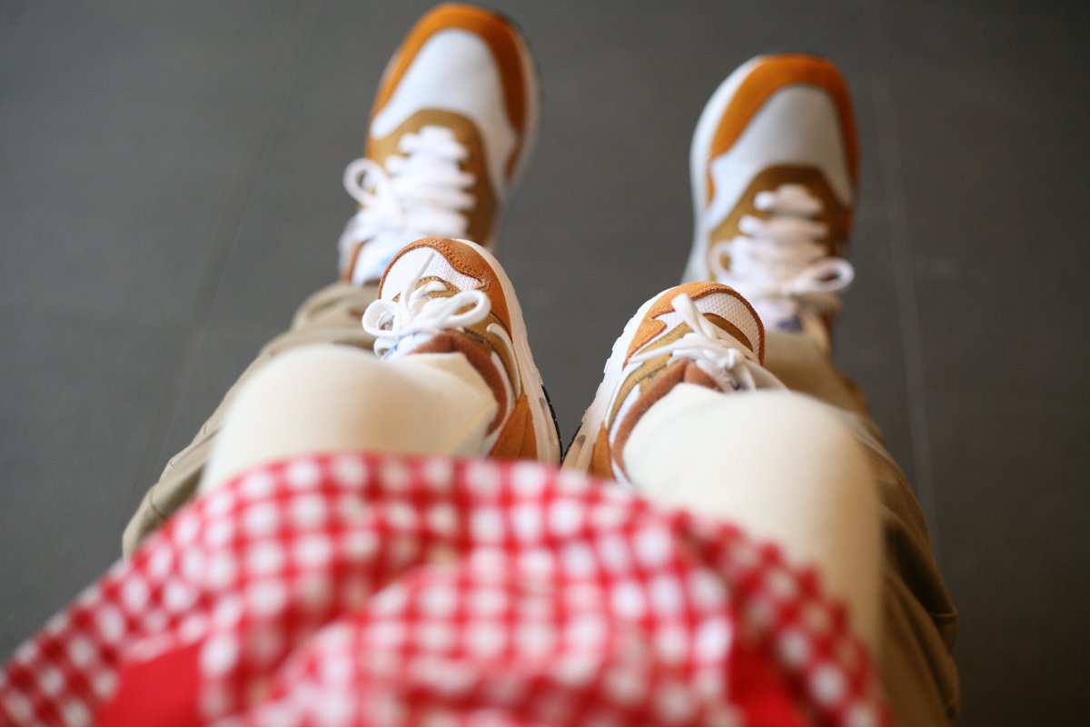 _duckhead's tweet photo. #todaykicks

nike air max 1 "Curry" https://t.co/yZE1dubBTD