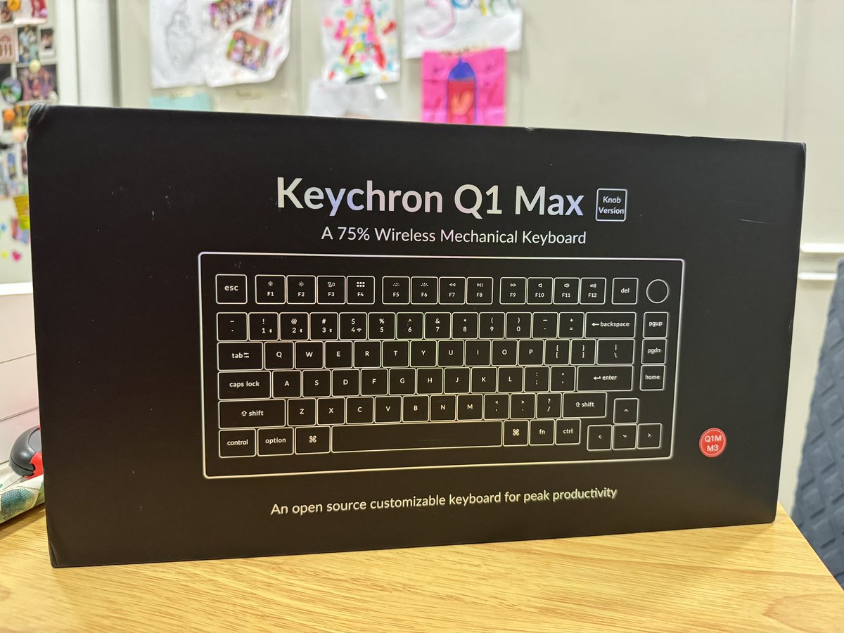 xmekhanizer's tweet photo. This just came in from @KeychronMK and am ready to make a whole lot of addictive typing #ASMR ⌨️💬 https://t.co/kR1tnbfRDN