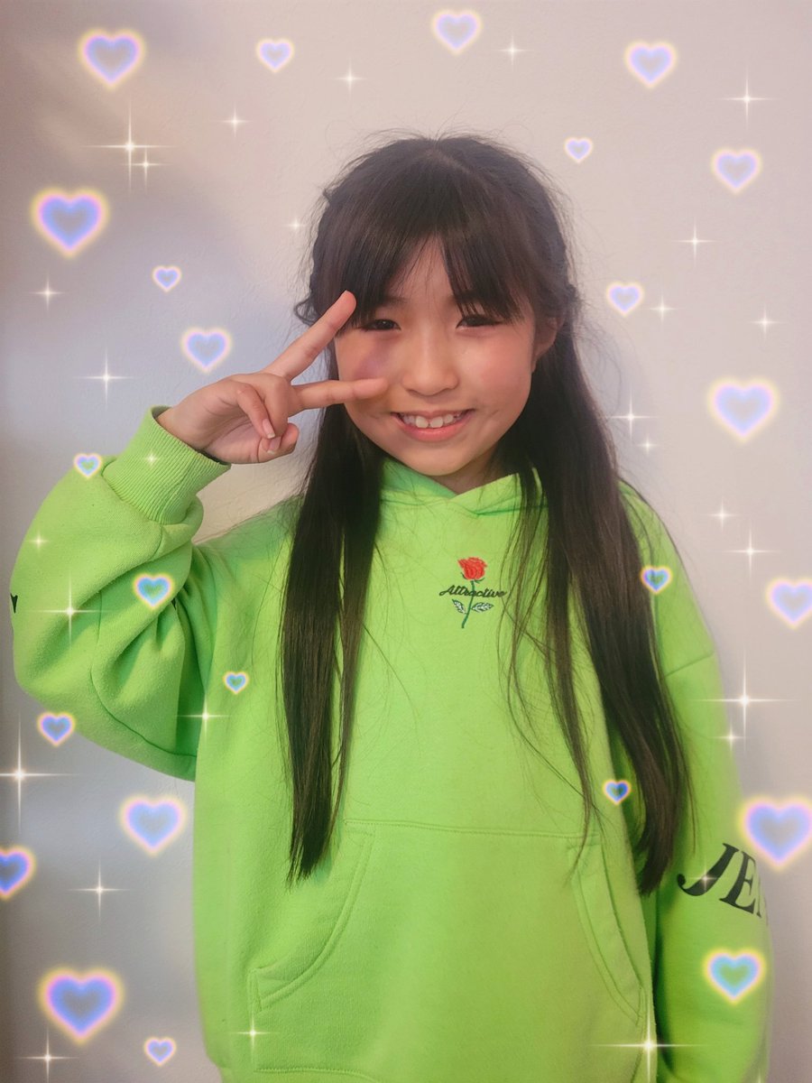 fufu_fuuka's tweet photo. いけん！もう寝んと！
でも明日が楽しみすぎて、なかなか眠れない～❤️❤️❤️
明日は頑張ります🔥🔥🔥
 #アクターズスクール広島
 #SpringAct
パンフレットだよ🌈👇👇👇
https://t.co/E0NZjiPOLn https://t.co/NtfPFU2AlO