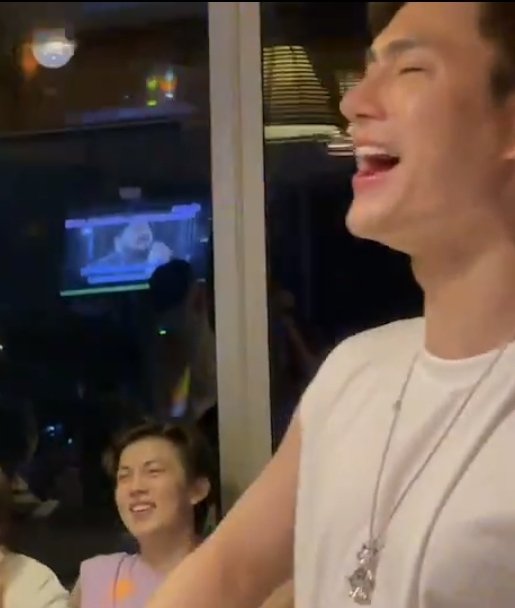 delarak_'s tweet photo. "สายตาของผมจะถูกดึงดูดเข้าหาเธอเสมอ"

@pavelphoom @ppoohkt 
#poohpavel #ppoohkt #pavelphoom https://t.co/cTz3kRBHzR
