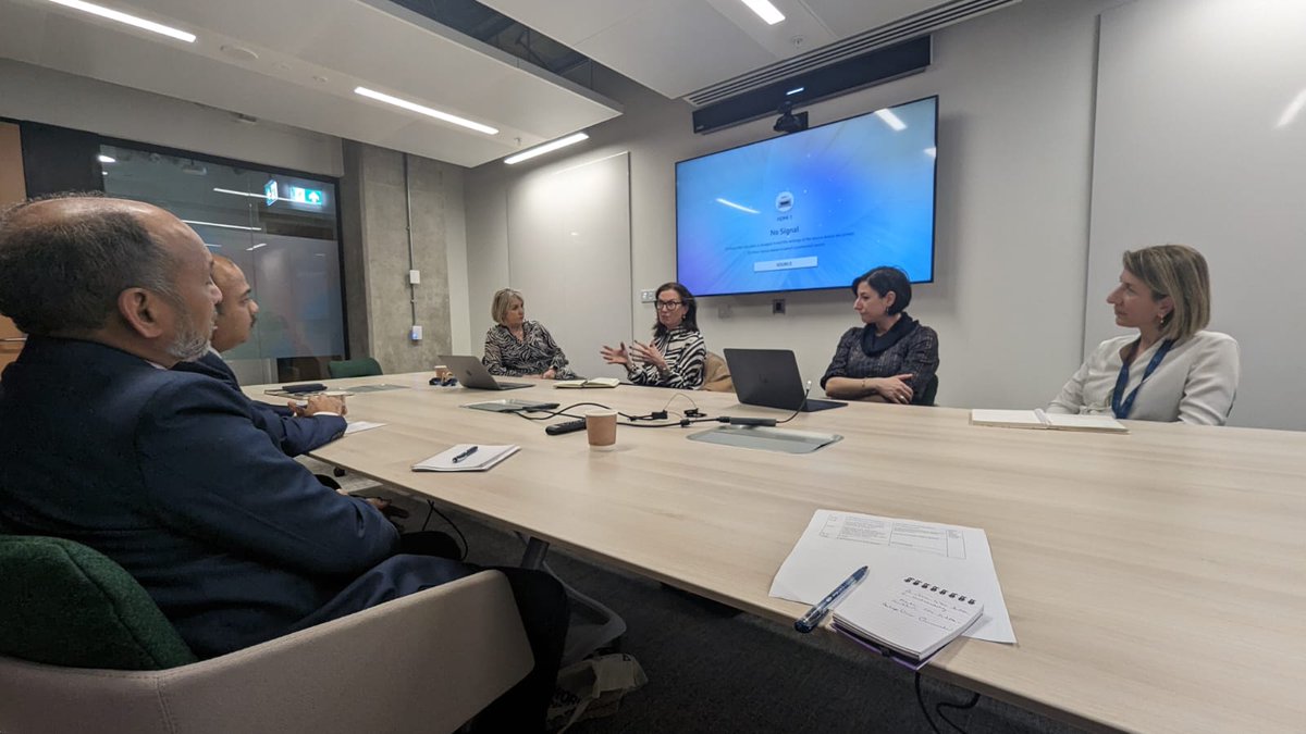 Consul General @kgl123 and Consul @satyaveer2016 met senior faculty members of @UofGlasgow and discussed the establishment of the chair of Indian studies at the Adam Smith Business School @UofGAsbs. @VDoraiswami @sujitjoyghosh @HCI_London @MEAIndia