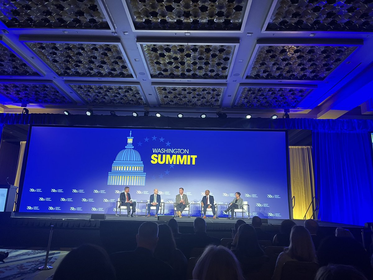 Here we go! Kicking off the morning with 1300 bankers from across the country tackling some of the key issues facing US banks.