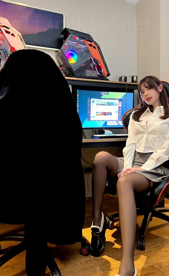 不玩我开了，你玩不玩(๑•̀ㅁ•́ฅ✧ https://t.co/F4m9rnGAjy