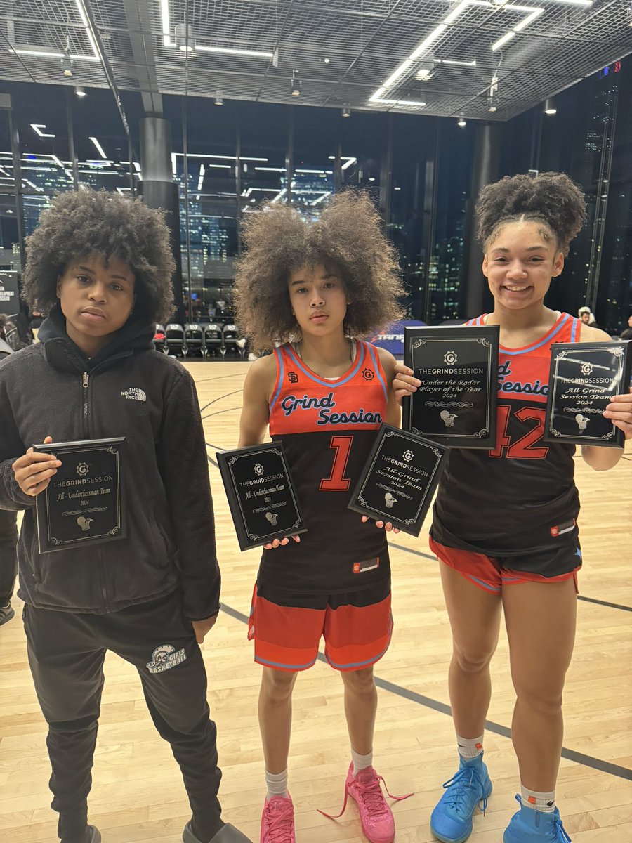 Congratulations to 2027 Symora “Moe” Damon on receiving All Underclassmen Team 2026 Shania James All Underclassmen Team & All Grind Session Team 2025 Roxy White All Grind Session Team & Under the Radar Player of the Year! 🦅 #AcademyBusiness