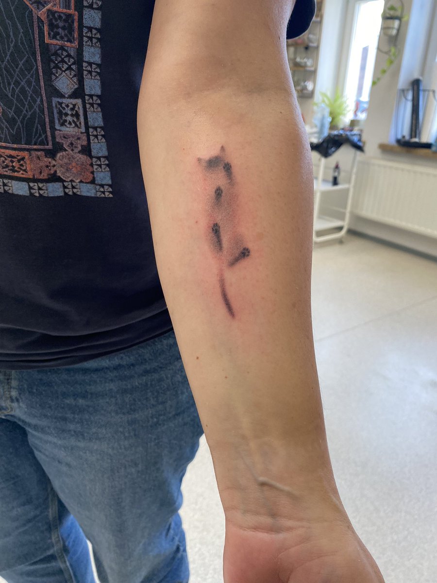 cyjusek's tweet image. PATRZCIE NA TATUAŻ MOJEJ MAMY