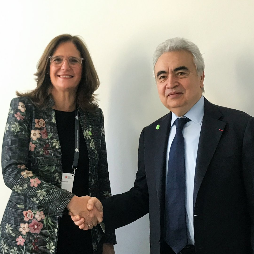 A pleasure to meet with Uruguay’s Minister for Industry, Energy & Mining @elisafacio today in Berlin to discuss 🇺🇾’s energy & climate agenda and Latin America’s importance for global energy transitions We also spoke about further deepening the @IEA-🇺🇾 relationship going forward