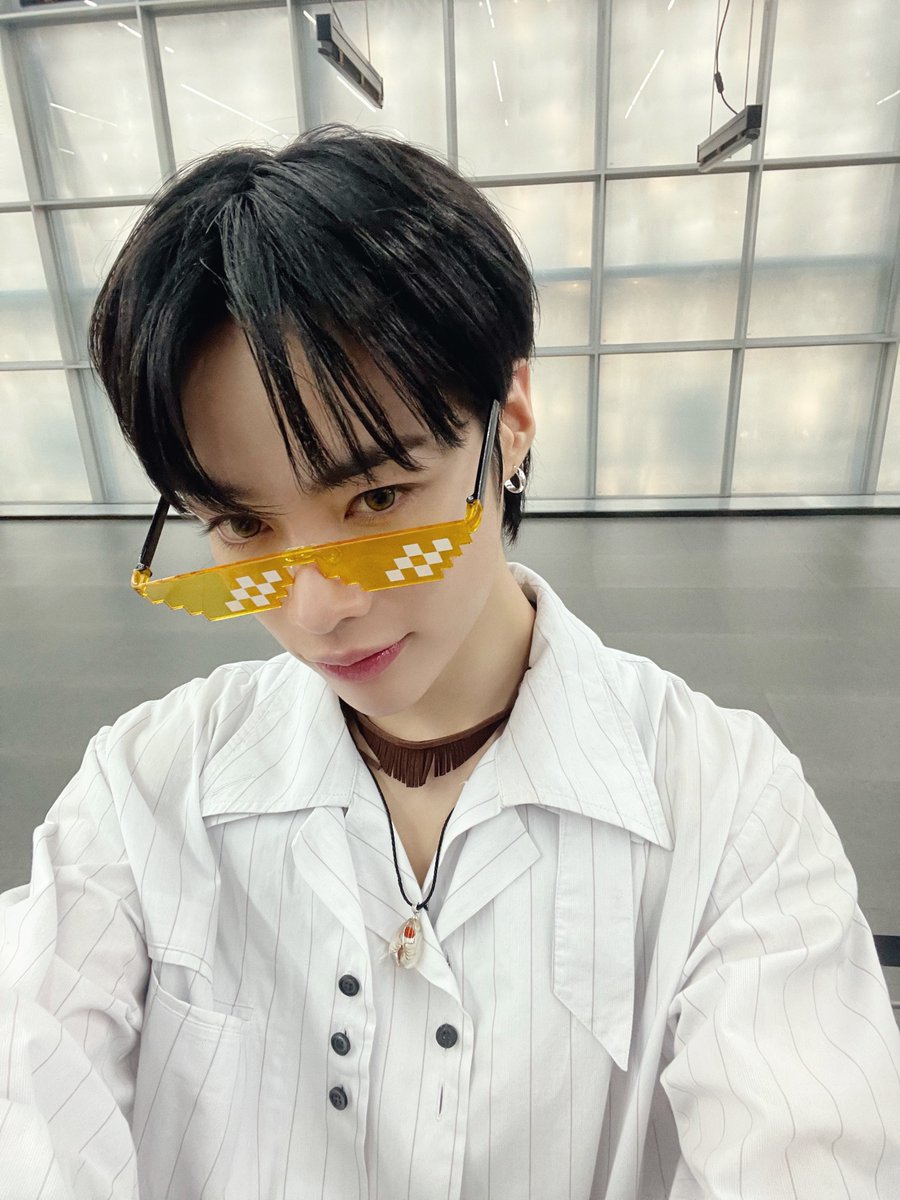 TPST_twt's tweet photo. [#한빈] 오늘도 나랑 좋은 밤 보내자구 💛😎 https://t.co/UUinRnwG4k