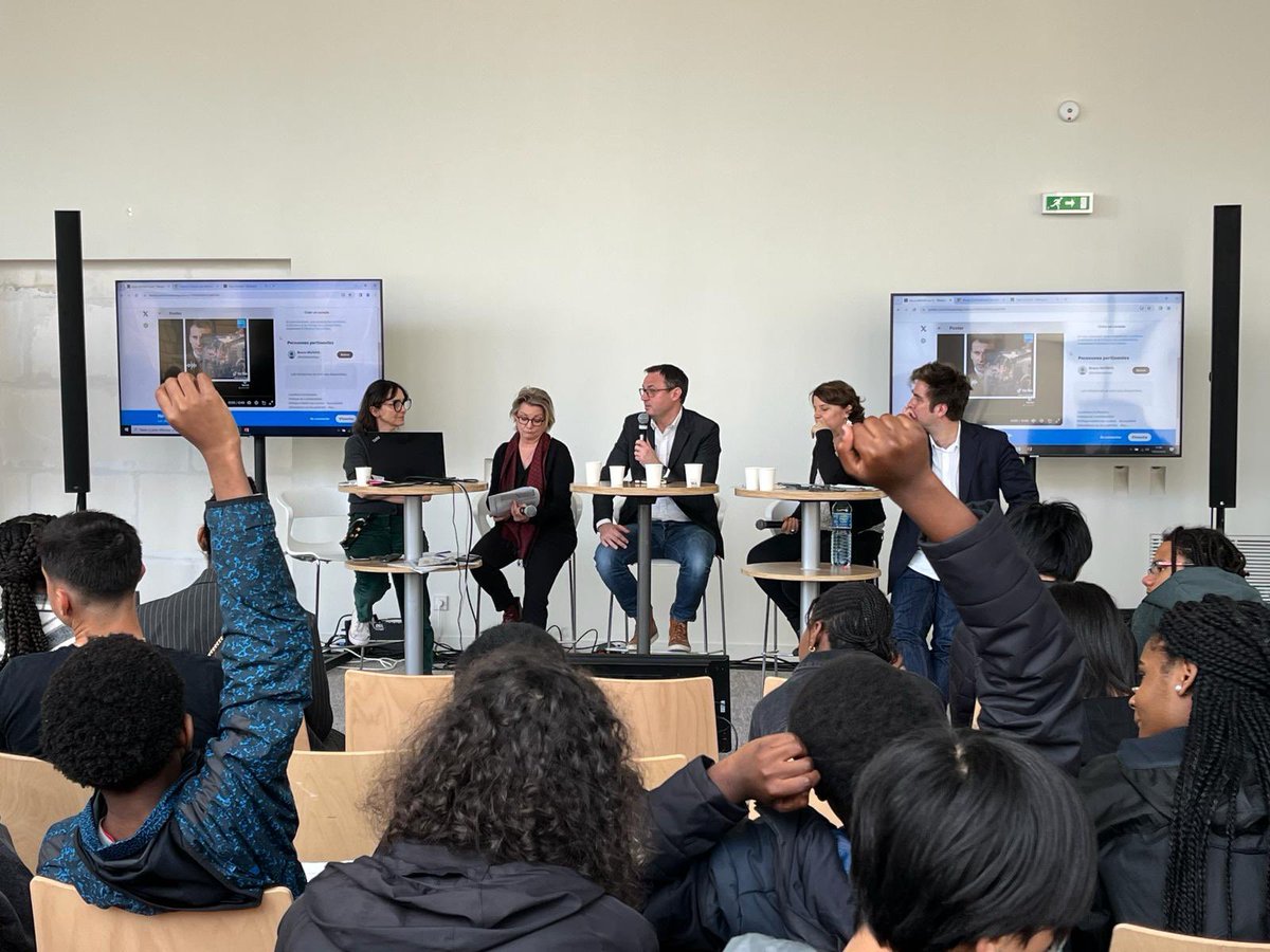 EMI Académie de Créteil (@clemicreteil) on Twitter photo 🔎Vérification de l’info & IA
Sujet de la rencontre à laquelle ont participé ce matin les 3e du clg A.Camus <a href="/Rosny_sous_Bois/">Rosny-sous-Bois</a> à la @Maisondelaradio ac Alain Bayet <a href="/Inafr_officiel/">INA.fr</a> <a href="/EmilieGautreau/">Emilie Gautreau</a> Sophie Malibeaux <a href="/RFI/">RFI</a> & <a href="/Chrisdeval/">Ch. de Vallambras</a>
👏🏼 aux élèves pr la pertinence des questions ! 🔎Vérification de l’info & IA
Sujet de la rencontre à laquelle ont participé ce matin les 3e du clg A.Camus <a href="/Rosny_sous_Bois/">Rosny-sous-Bois</a> à la @Maisondelaradio ac Alain Bayet <a href="/Inafr_officiel/">INA.fr</a> <a href="/EmilieGautreau/">Emilie Gautreau</a> Sophie Malibeaux <a href="/RFI/">RFI</a> & <a href="/Chrisdeval/">Ch. de Vallambras</a>
👏🏼 aux élèves pr la pertinence des questions !