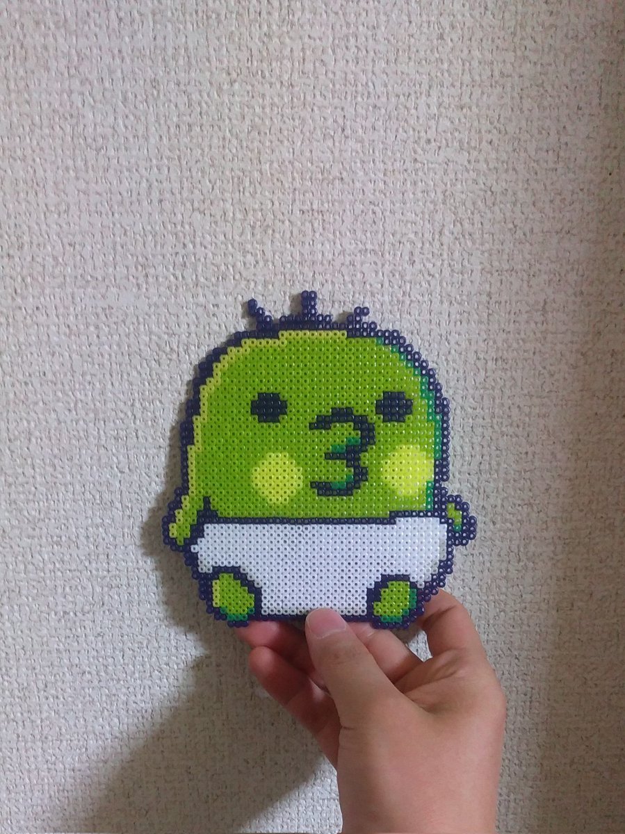 たまごっちのちびぱっちをアイロンビーズで作ってみました(*^o^*)昨日