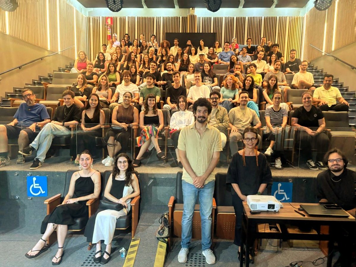 omanuelsa's tweet photo. Obrigado IAB Maringá, Verri Galvão Arquitetos, Centro Acadêmico de Arquitetura e Urbanismo e Secretaria de Cultura pelo convite para apresentar a conversa 10 anos de Fotografia de Arquitetura no auditório do CAC. Foram duas horas preciosas! https://t.co/Imw7gYRZeU