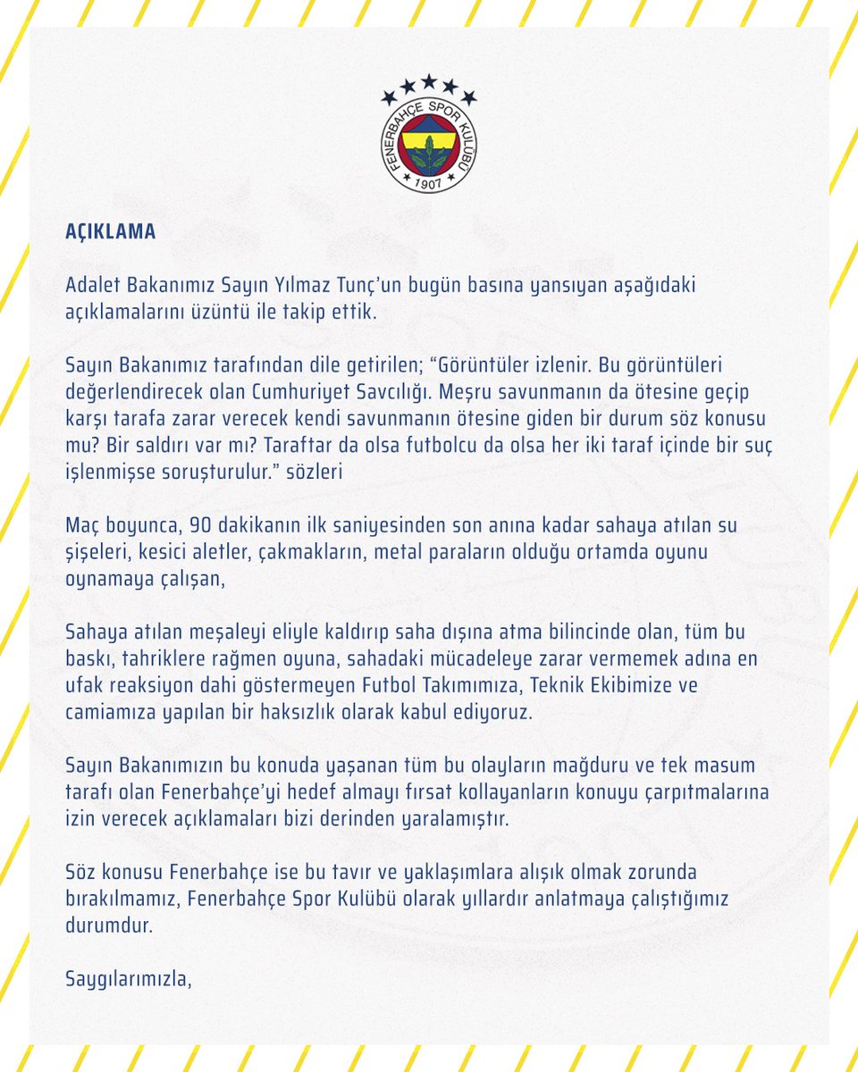 OsmanAKSU_x's tweet photo. Karşısında hiç olmaması gereken eli bıçaklı ve sopalı, mızraklı futbol teröristleriyle karşı karşıya kalan gencecik insanlar nasıl bir psikolojiyle savunma sınırlarını ayarlayacaklar.

Güvenlik tedbirlerini almayarak bu sporcuları, bu insanları kendini savunmak zorunda bırakmak sonra da niye kendini böyle savundun diye suçlamak hangi adalet sisteminde var?

Birilerinin gerçekleşen bu üzücü olaylardan sorumluluk hissetmesi için illaki orada bir insanın ölmesi mi gerekiyordu?