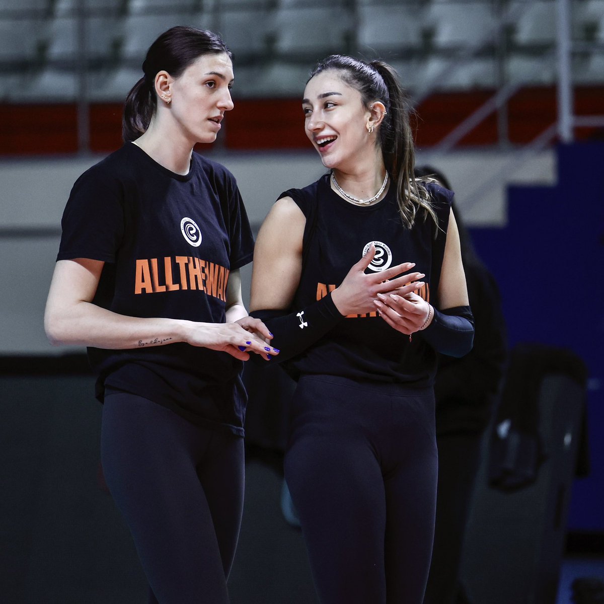 4141sport's tweet photo. Sizce ne konuลuyorlar? ๐ #captionthat https://t.co/DAeW6g0lXd