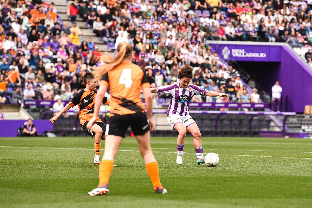 RVfemenino's tweet photo. ⚽️🙌🏻 Simplemente FÚTBOL

#pucela #RVSimancas https://t.co/mlTCyVFWb2