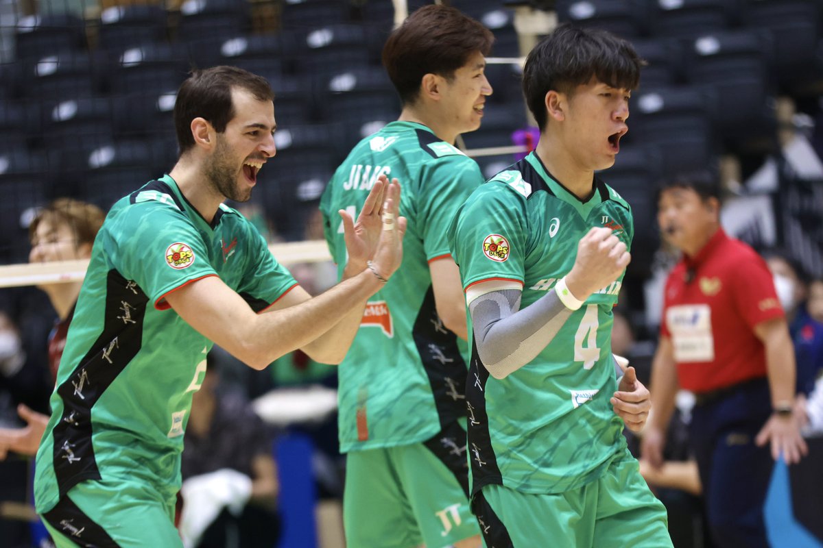 12ayn_4's tweet photo. 【2023‐24 V.LEAGUE Division1 MEN】
2024.1.27 エフピコアリーナふくやま
#volleyball
#JTサンダーズ広島
#アーロンラッセル 選手
#AaronRussell
#三輪大将 選手 https://t.co/3paYAua28o
