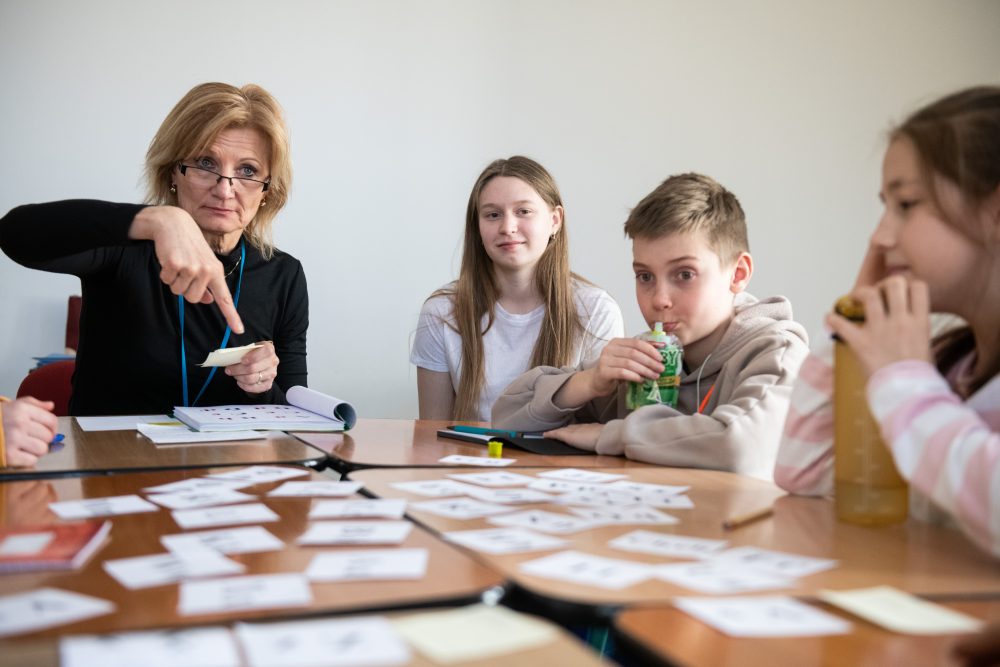 Eva Mikulka Šelepová (@evaselepova) on Twitter photo V dubnu startují zápisy do prvních tříd. Plánujete pro své dítě odklad a nebo jste ho měli loni? A popovídali byste si o tom se mnou? <a href="/Radiozurnal1/">Radiožurnál</a> <a href="/CRoPlus/">Český rozhlas Plus</a>
Foto: <a href="/ReneVolfik/">Rene Volfik</a> V dubnu startují zápisy do prvních tříd. Plánujete pro své dítě odklad a nebo jste ho měli loni? A popovídali byste si o tom se mnou? <a href="/Radiozurnal1/">Radiožurnál</a> <a href="/CRoPlus/">Český rozhlas Plus</a>
Foto: <a href="/ReneVolfik/">Rene Volfik</a>