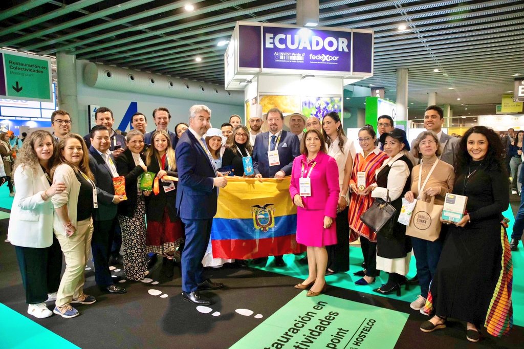 Fedexpor's tweet photo. 🇪🇨 ¡Conquistamos mercados! En el marco del proyecto @ALINVESTVerde, #Fedexpor impulsa la participación de 15 empresas agroalimentarias en @AlimentariaBCN. Gracias al apoyo de @EmbajadaEcuESP, @Produccion_Ecu y @ProEcuador_ el 🌎 conoce la calidad de nuestros productos. 
@fribade https://t.co/lEn3vbWLVq