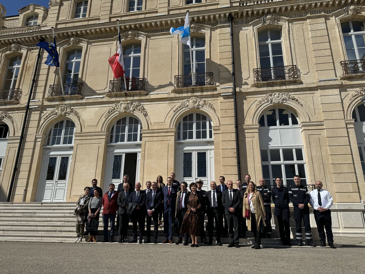 ppcaAix's tweet photo. Suite de la journée CZDSAJ 2024 - présentation de la gestion de crise « NOVI » faite par l’amiral, commandant le BMPM. Vifs remerciements à la ville de Marseille et au BMPM pour l’accueil et les démonstrations. https://t.co/qSILY9JJjO