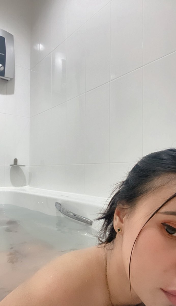 Ppxw161's tweet photo. แช่น้ำด้วยกันมั้ย https://t.co/qotRa9sEnE