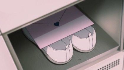 Mariposanet1's tweet photo. Hoy me pasó algo super vergonzoso... Recibí ESTO en mis zapatos. Como la chica nueva en la escuela siento que todas las miradas están sobre mí 🥺
Alguien que aleje a esos admiradores secretos, porfis, que yo ya tengo a mis seguidores😡
#NuevaEnElColegio #CartaDeAmor https://t.co/iheOO0Jkxs