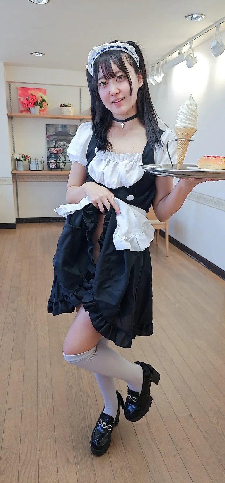 ノーパンメイド 