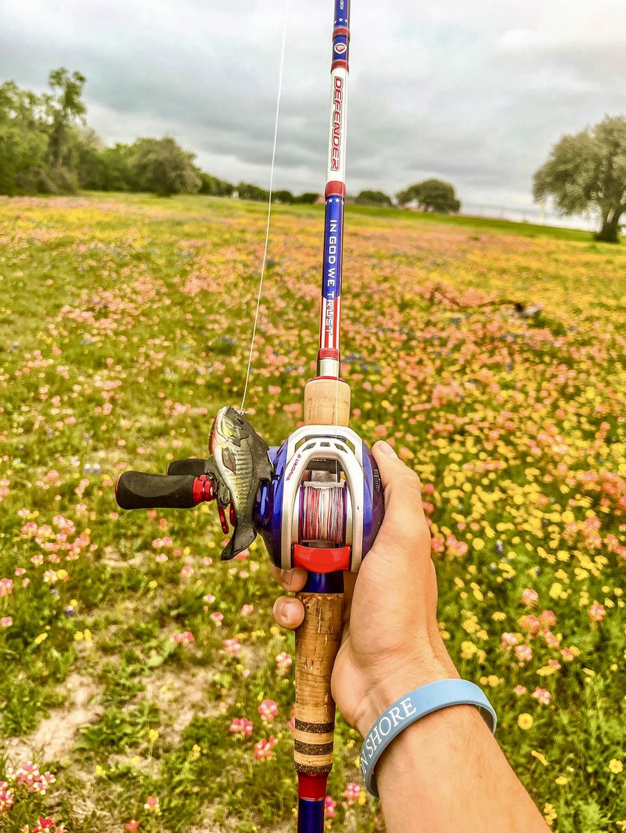 Favorite USA on X: Are you ready to reel in your catch with pride and  precision? Look no further than the Favorite Fishing Defender Model, a fishing  rod that combines cutting-edge technology