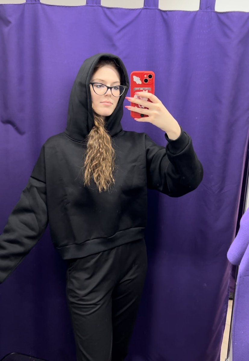 Поздравляю, вы открыли новый скин «Арина в депрессивном эпизоде»