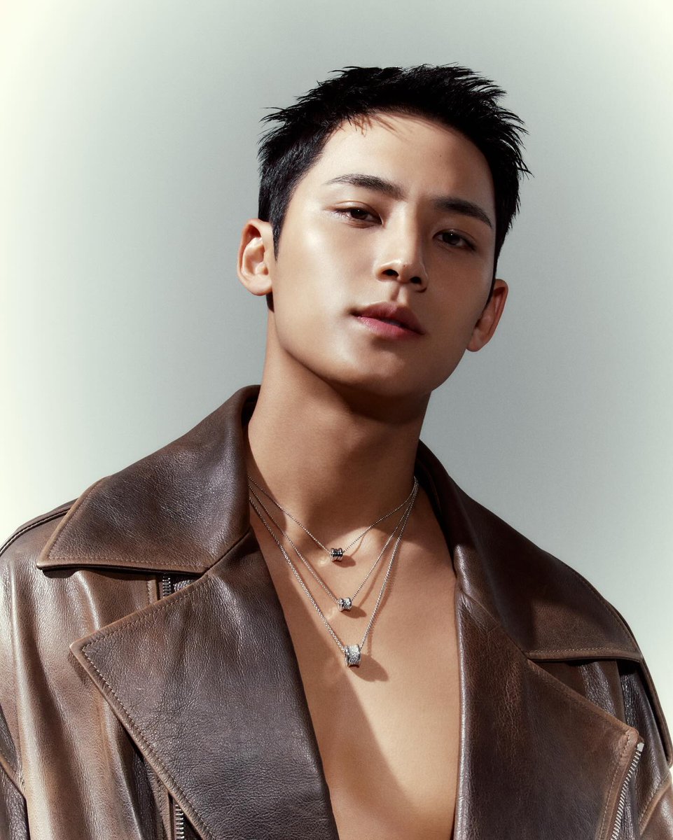 viraltakes's tweet image. Mingyu of SEVENTEEN for Bulgari.