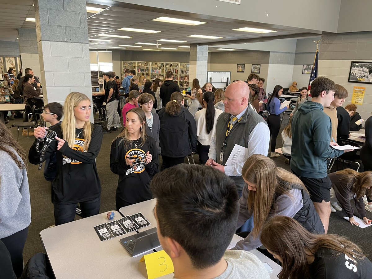 RLSD_Beavers's tweet photo. Riverside Campus SIDE 1 students have been designing their own unique entrepreneurship products this semester. 

Today, the students displayed their products during a Entrepreneurship Fair &amp; discussed their creations with staff &amp; students.  
Great work by all!
 #WeAreRiverside https://t.co/mbSYj0f7UH