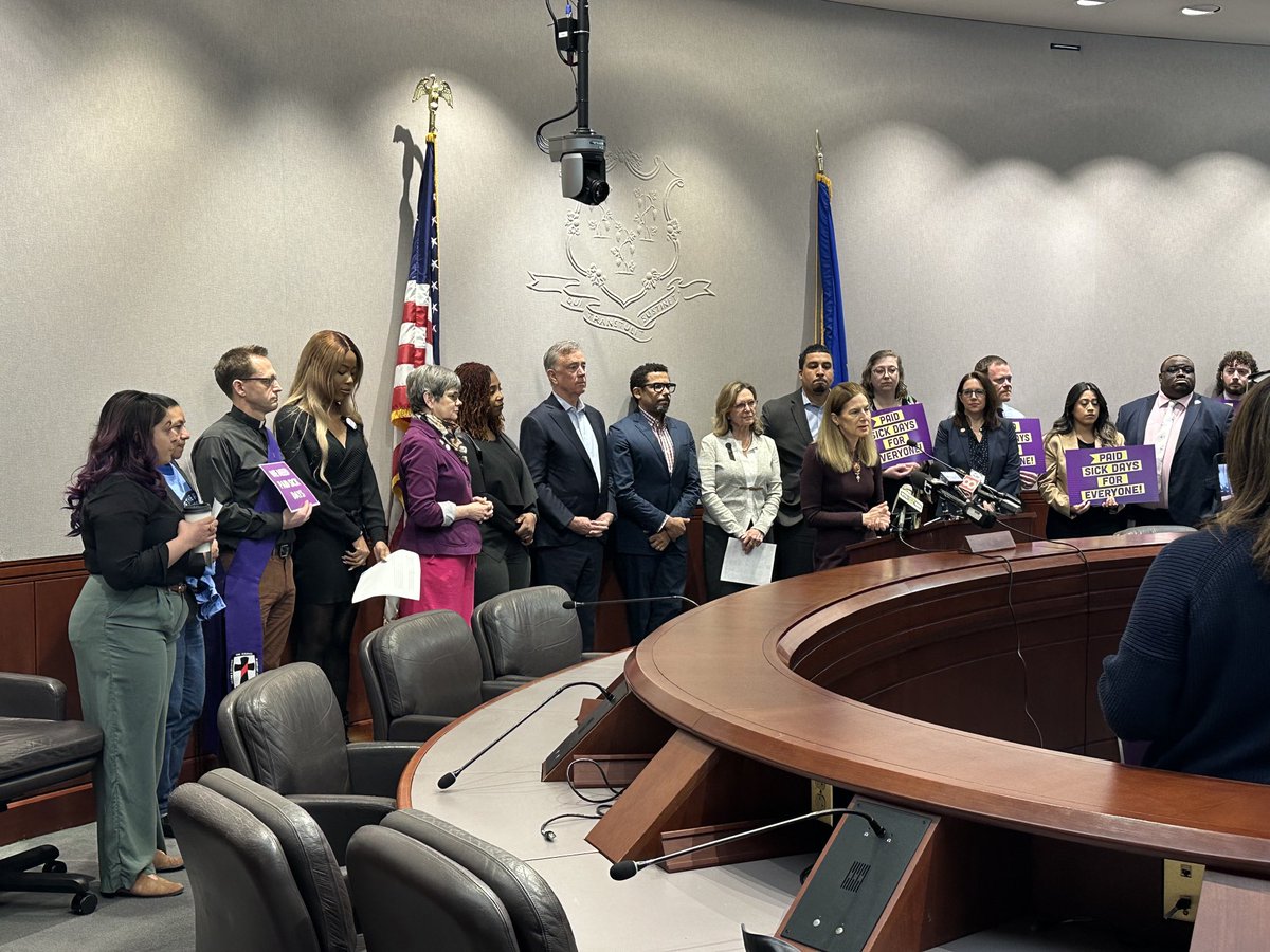 JohnValleyGuy's tweet photo. With ⁦@GovNedLamont⁩ ⁦@LGSusanB⁩ ⁦@CTSenateDems⁩ ⁦@CTHouseDems⁩ promoting the expansion of CT paid sick leave to help all caregivers be able to take care of loved ones. ⁦@AARPCT⁩ https://t.co/spTfCmSdKz