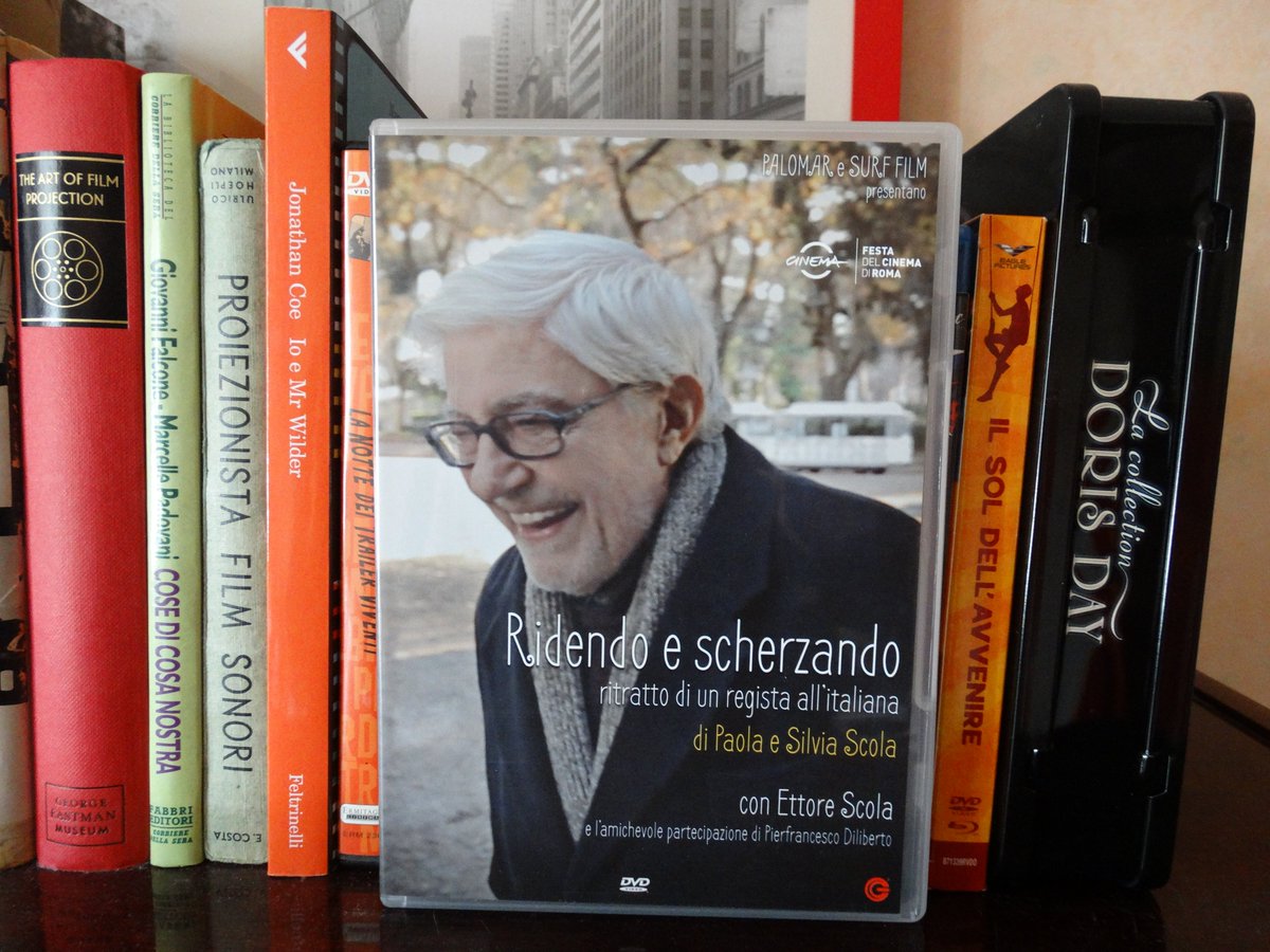 #RidendoescherzandoRitrattodiunregistaallitaliana è un ritratto di Ettore Scola biografico, artistico e umano. #DVD #EttoreScola #CinemaItaliano #Pif #Filmdavedere #StoriadelCinema #PaolaScola #SilviaScola @deipiccolicine cinemaecinematografi.com/ridendo-e-sche…