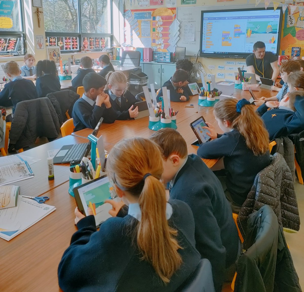mulgrew_ciara's tweet photo. Great visit to @StBridesPS1 today to see our @bitcni #TimetoCode programme in action. This wouldn't be possible without our super #volunteer from @apexfintech #inspiringthenextgeneration  ❤️👨🏼‍💻🧑🏻‍💻🧑🏾‍💻❤️ @DarrenBayliss @CodeClubROI https://t.co/9TfnStCI29