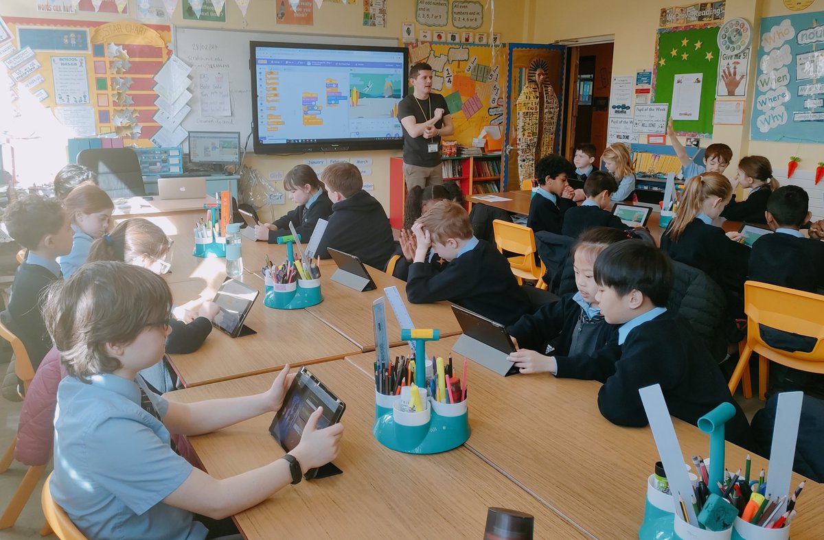 mulgrew_ciara's tweet photo. Great visit to @StBridesPS1 today to see our @bitcni #TimetoCode programme in action. This wouldn't be possible without our super #volunteer from @apexfintech #inspiringthenextgeneration  ❤️👨🏼‍💻🧑🏻‍💻🧑🏾‍💻❤️ @DarrenBayliss @CodeClubROI https://t.co/9TfnStCI29