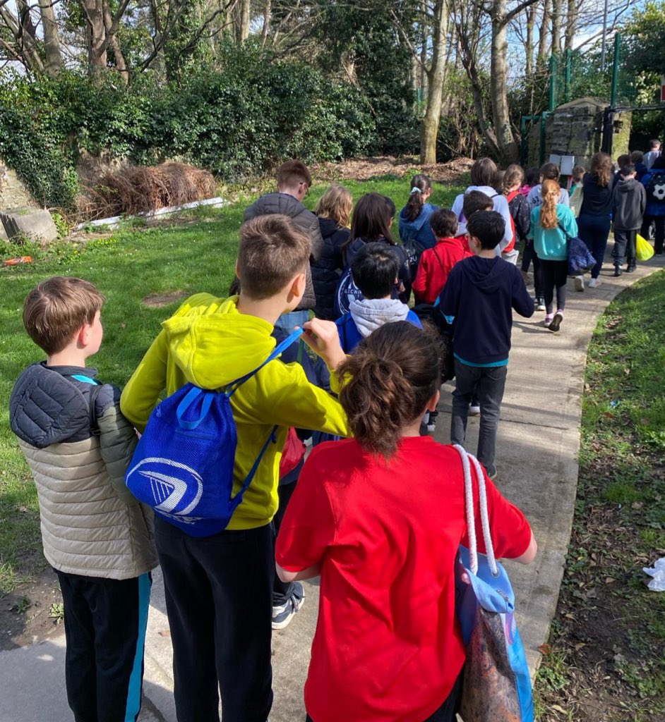 Great excitement today as 5th class head off to start their 8 week #swimming programme in UCD! 🏊🏊‍♀️ #activeschool @StKiliansDS @ActiveFlag