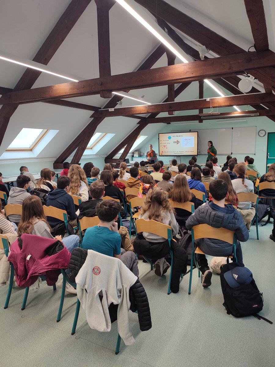 JeanXXIIIMetz's tweet photo. Opération Bol de riz 🍚

Rencontre avec l'association les Amis d'Gens à destination des élèves de la 6ème à la terminale, dans le cadre des activités pastorales de l'établissement. 

#engagementhumanitaire #solidarité #collège #lycée #metz #montignylesmetz #JeanXXIII https://t.co/G1Q7Iubxqj