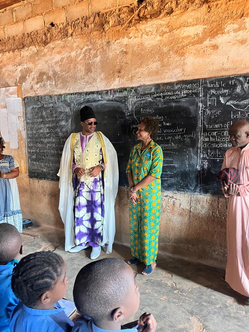 Led by @NPerraultUNICEF, @unicefcameroon had the pleasure of meeting with His Majesty Sultan Roi des Bamoun. They had the opportunity to tour several primary and secondary schools. The Sultan has several projects in the pipeline focused on improving #children's lives.#convergence