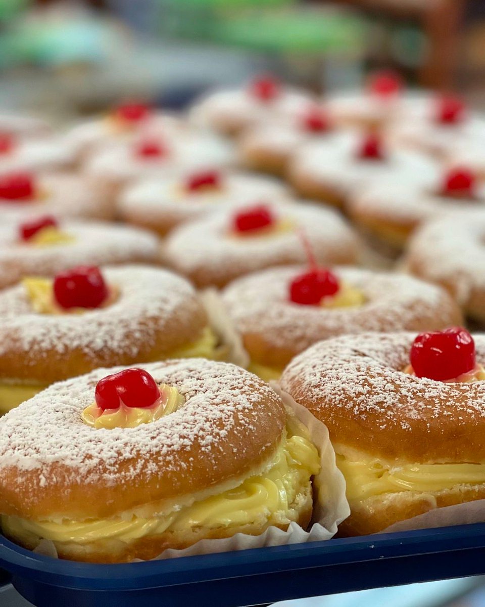 LisciosBakery's tweet image. Happy St. Joseph's Day! Swing by for our delicious St. Joseph's Cakes! We're open until 7pm 🎉

CROSSKEYS (856)629-3232
WEDGWOOD (856)218-2400  
.
.
.
.
#StJosephsDay #LocalBakery #LisciosBakery