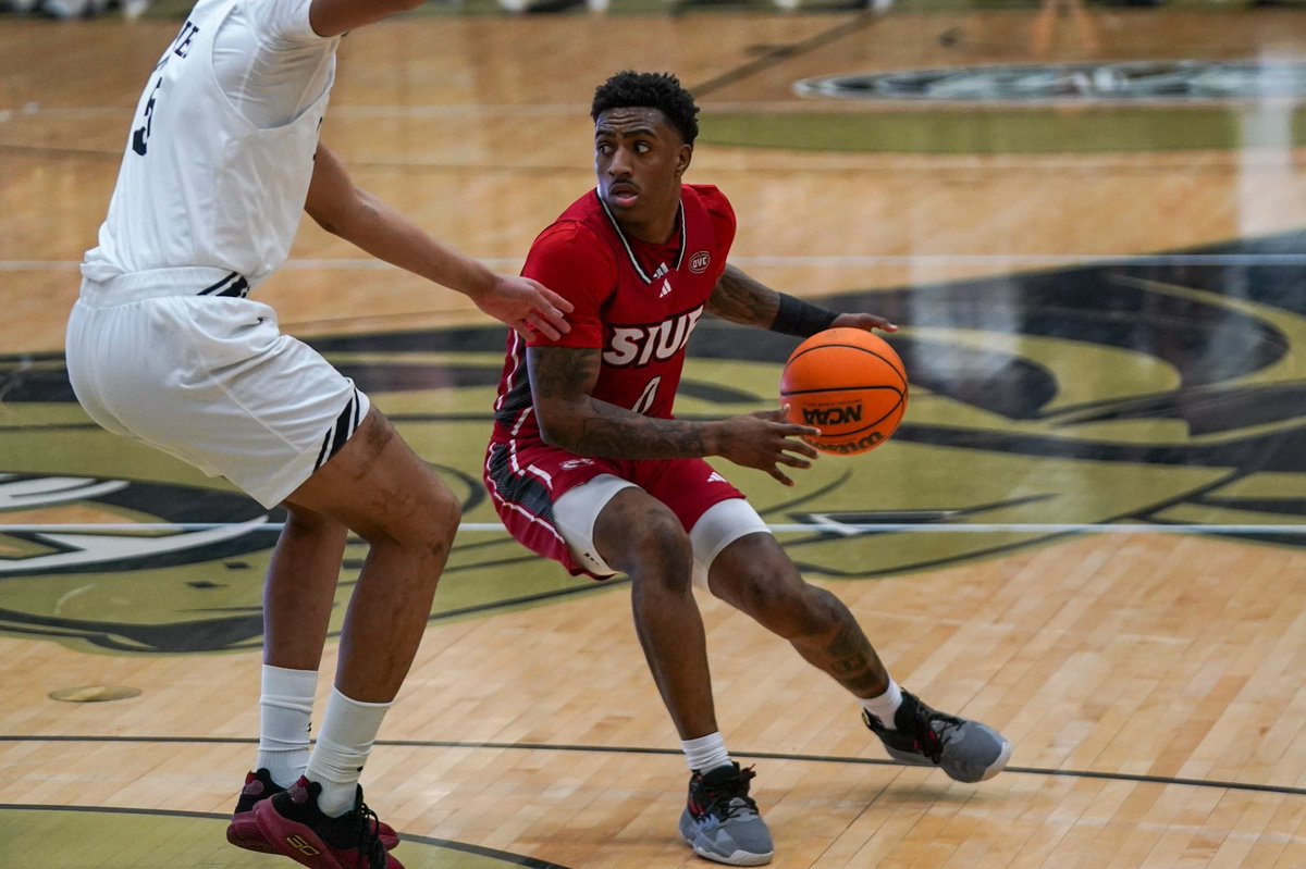 SIU Edwardsville junior Damarco Minor has entered the transfer portal <a href="/On3sports/">On3</a> has learned

The 6-0 guard finished first-team OVC after averaging 15.5 points, 8.5 rebounds, and 3.1 assists this season. Originally from Chicago.

on3.com/transfer-porta…