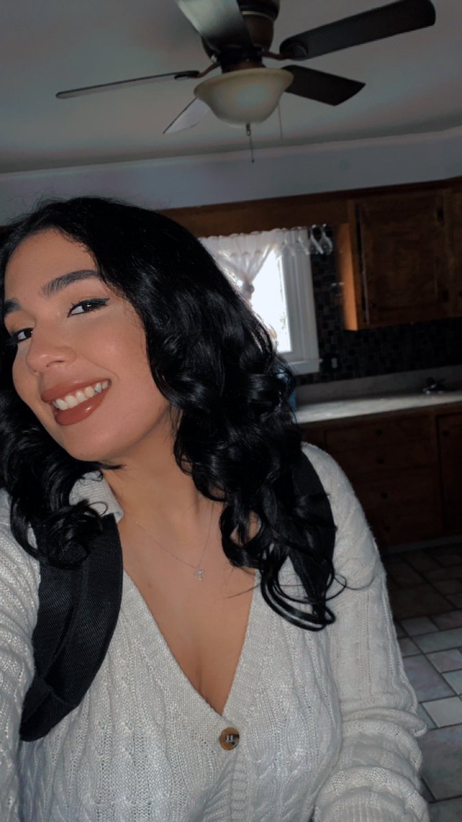 BinkleDerri's tweet photo. Back to school I go! Wish me luck! 

#streamer #livestreamer #twitchstreamer #newstreamer #smallstreamer #girlgamer #fortnite #roblox #youtubelive #youtubestreamer #smallgamer #smallgamingcommunity #smallgamingchannel https://t.co/yqz2VpEs2h