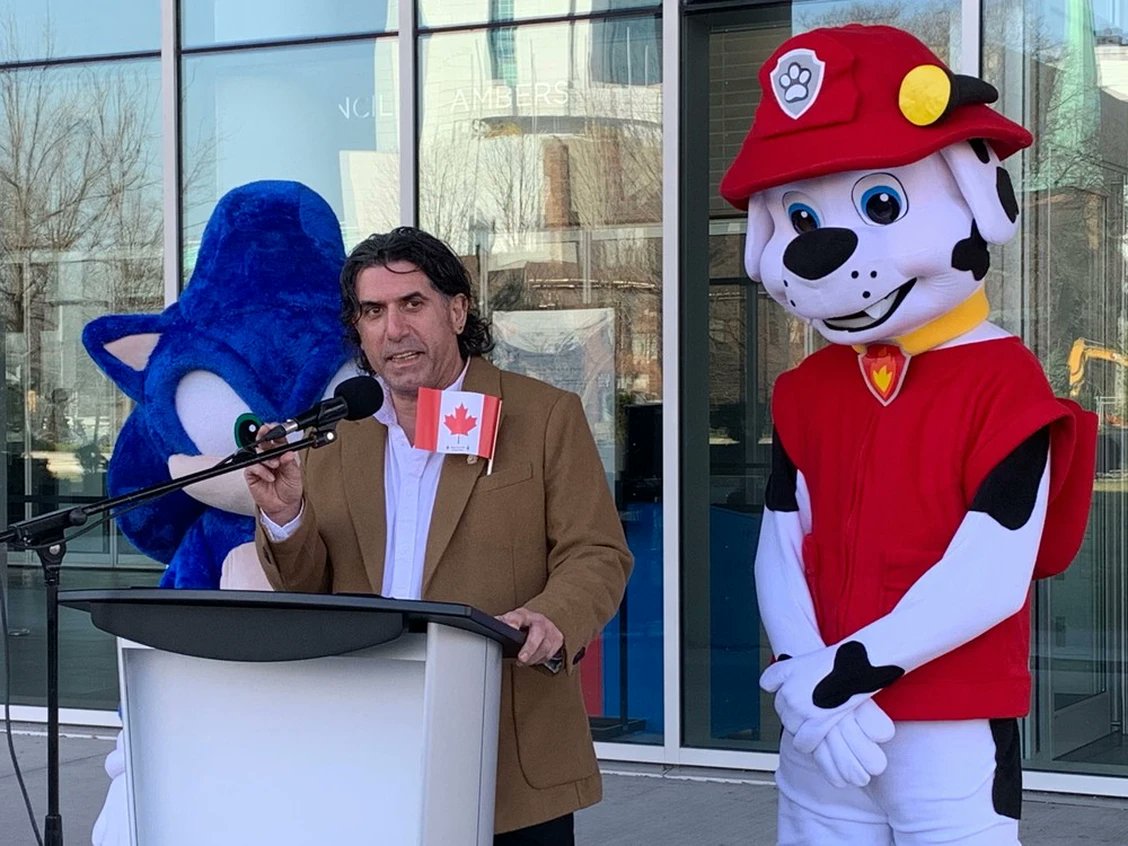 Windsor’s Canada Day Parade will celebrate the nation’s 157th birthday with a return to downtown for the first time since 2019.

The DWBIA and the Windsor Parade Corporation announced that roughly 60 floats will travel down Ouellette and Riverside  this year.