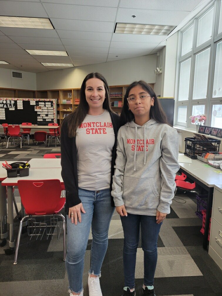 Representing my Alma mater today! This student expressed wanting to attend MSU in the future & I couldn’t be happier 😄 @montclairstateu ❤️ #RBBISBIA