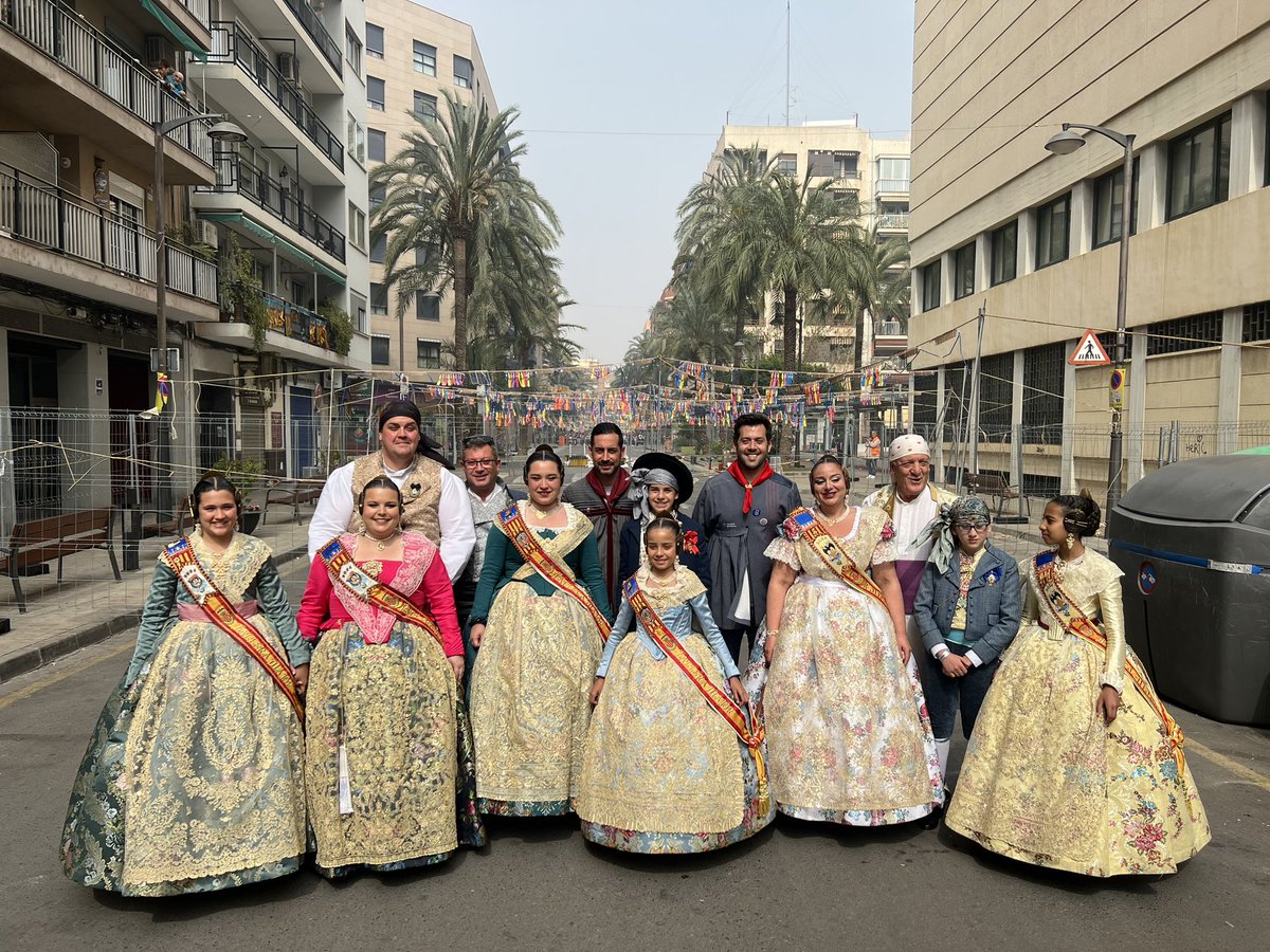 AjMislata's tweet photo. 💥 Hui celebrem el dia de Sant Josep amb l'última mascletà conjunta de Lepant, Dr. Marañón i Pare Santonja. Pólvora i fum a l'avinguda del Sud per a despedir la setmana fallera de #MislataEnFalles. https://t.co/Licf0u4RA2