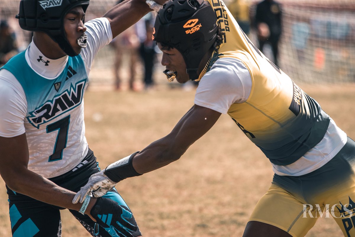 A sunny Sunday afternoon at the @ShockDoctor Legends Showcase in Stone Mountain, GA. Check out some of the action below. 

#RyMediaCompanySports

#footballphotos #legendsshowcase #shockdoctor