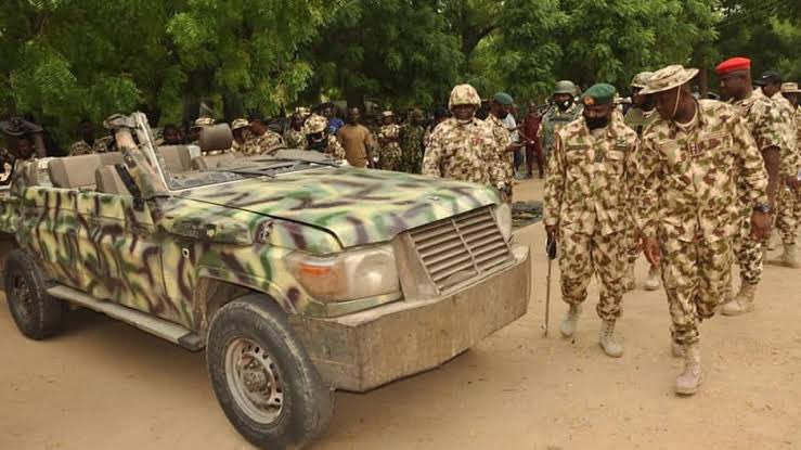 SaharaReporters's tweet photo. Is It Nigerian Army's Job To Settle Communal Clashes? – Retired Major-General Questions Military Visit To Okuama | Sahara Reporters https://t.co/HKaZMzzU1k https://t.co/q6EPd4dIrr