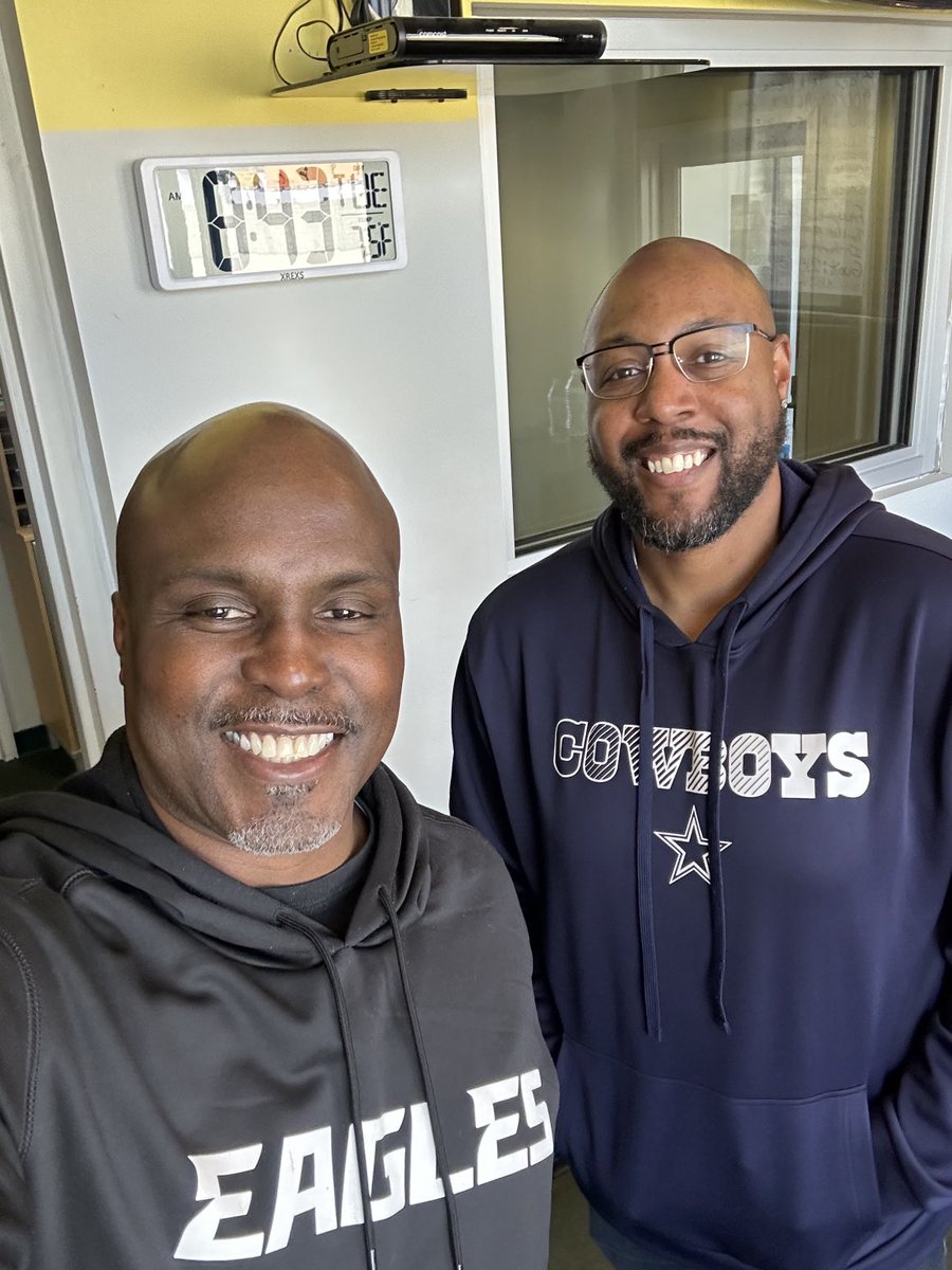 solomonjones1's tweet photo. Football season never ends on #WakeUpWithWURD. Lol! @FaheemWURD @eagles @dallascowboys #teamofrivals @onwurd https://t.co/qVPU6HXjnW