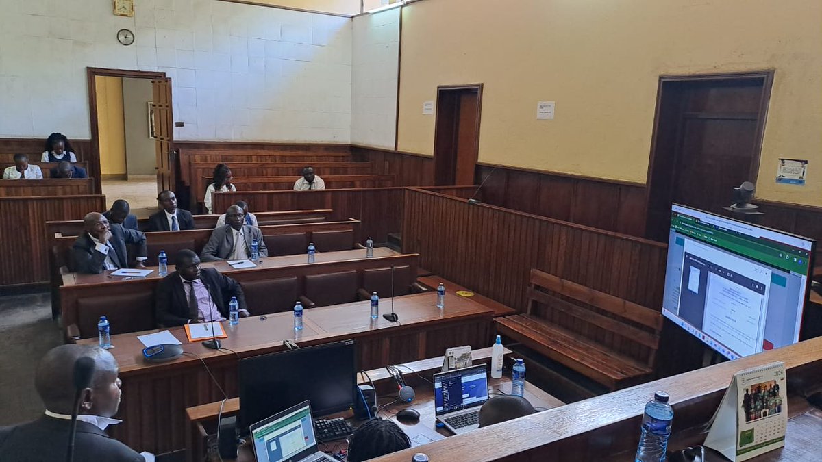 LawNakuru's tweet photo. Justice Heston Nyaga training Nakuru bar bench about efiling at Nakuru Law Courts. https://t.co/rFIGujlSyS